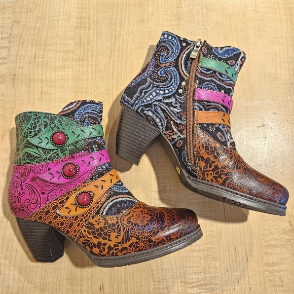 Unique Mixed Media Leather Boots - Picture 5 of 11